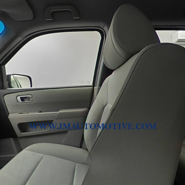 2012 Honda Pilot 4WD 4dr LX, available for sale in Naugatuck, Connecticut | J&M Automotive Sls&Svc LLC. Naugatuck, Connecticut 2012 Honda Pilot 4WD 4dr LX, available for sale in Naugatuck, Connecticut | J&M Automotive Sls&Svc LLC. Naugatuck, Connecticut