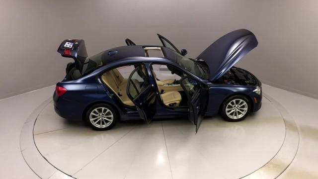 Used BMW 3 Series 320i xDrive Sedan 2018 | J&M Automotive Sls&Svc LLC. Naugatuck, Connecticut Used BMW 3 Series 320i xDrive Sedan 2018 | J&M Automotive Sls&Svc LLC. Naugatuck, Connecticut