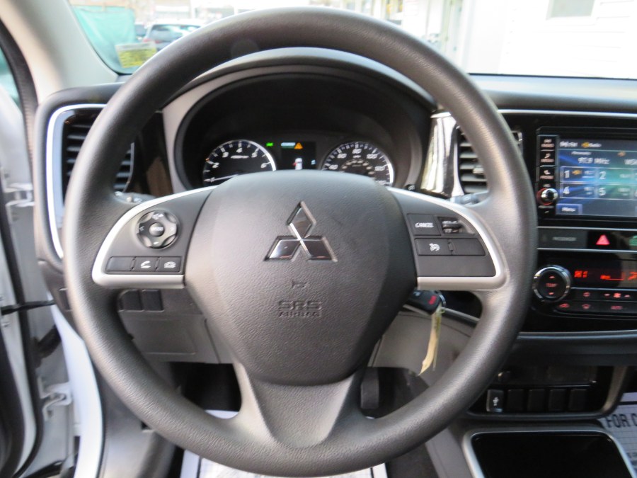 2019 Mitsubishi Outlander ES AWD 7 Passenger, available for sale in Middle Village, New York | Road Masters II INC. Middle Village, New York 2019 Mitsubishi Outlander ES AWD 7 Passenger, available for sale in Middle Village, New York | Road Masters II INC. Middle Village, New York