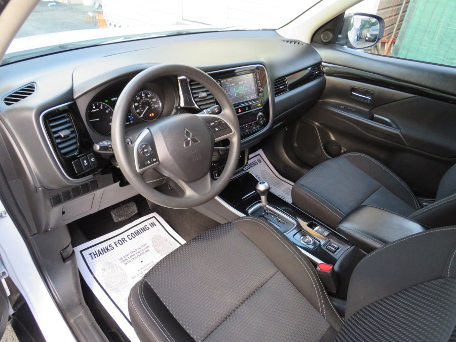2019 Mitsubishi Outlander ES AWD 7 Passenger, available for sale in Middle Village, New York | Road Masters II INC. Middle Village, New York 2019 Mitsubishi Outlander ES AWD 7 Passenger, available for sale in Middle Village, New York | Road Masters II INC. Middle Village, New York