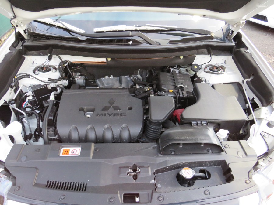 2019 Mitsubishi Outlander ES AWD 7 Passenger, available for sale in Middle Village, New York | Road Masters II INC. Middle Village, New York 2019 Mitsubishi Outlander ES AWD 7 Passenger, available for sale in Middle Village, New York | Road Masters II INC. Middle Village, New York