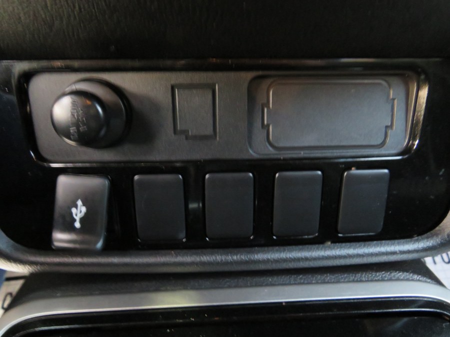 2019 Mitsubishi Outlander ES AWD 7 Passenger, available for sale in Middle Village, New York | Road Masters II INC. Middle Village, New York 2019 Mitsubishi Outlander ES AWD 7 Passenger, available for sale in Middle Village, New York | Road Masters II INC. Middle Village, New York
