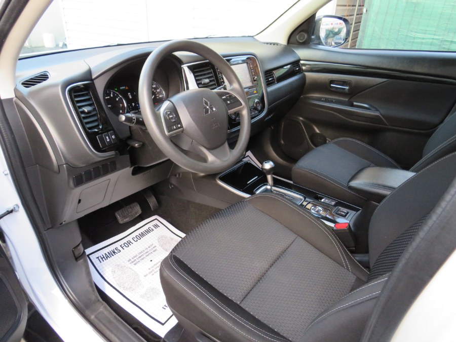 2019 Mitsubishi Outlander ES AWD 7 Passenger, available for sale in Middle Village, New York | Road Masters II INC. Middle Village, New York 2019 Mitsubishi Outlander ES AWD 7 Passenger, available for sale in Middle Village, New York | Road Masters II INC. Middle Village, New York