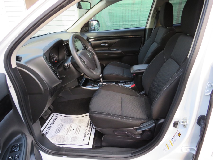 2019 Mitsubishi Outlander ES AWD 7 Passenger, available for sale in Middle Village, New York | Road Masters II INC. Middle Village, New York 2019 Mitsubishi Outlander ES AWD 7 Passenger, available for sale in Middle Village, New York | Road Masters II INC. Middle Village, New York