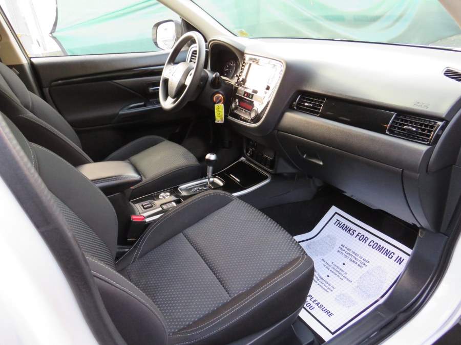 2019 Mitsubishi Outlander ES AWD 7 Passenger, available for sale in Middle Village, New York | Road Masters II INC. Middle Village, New York 2019 Mitsubishi Outlander ES AWD 7 Passenger, available for sale in Middle Village, New York | Road Masters II INC. Middle Village, New York
