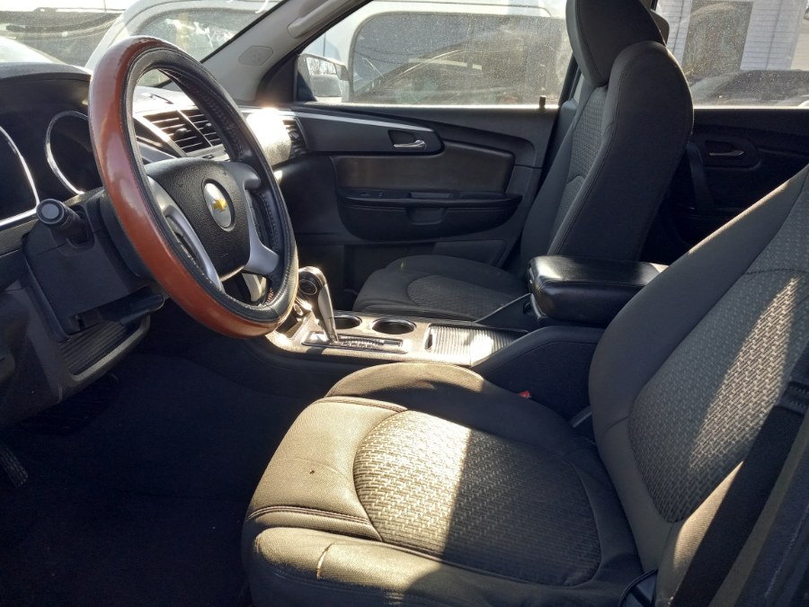 2011 Chevrolet Traverse AWD 4dr LT w/1LT, available for sale in Patchogue, New York | Romaxx Truxx. Patchogue, New York 2011 Chevrolet Traverse AWD 4dr LT w/1LT, available for sale in Patchogue, New York | Romaxx Truxx. Patchogue, New York