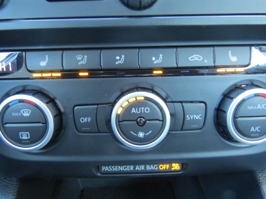Used Volkswagen Jetta Hybrid SEL 4dr Sedan 2013 | Lake City Exports Inc. Auburn, Maine Used Volkswagen Jetta Hybrid SEL 4dr Sedan 2013 | Lake City Exports Inc. Auburn, Maine