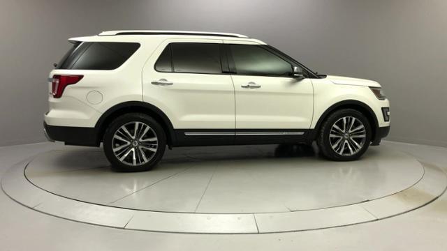 Used Ford Explorer 4WD 4dr Platinum 2016 | J&M Automotive Sls&Svc LLC. Naugatuck, Connecticut Used Ford Explorer 4WD 4dr Platinum 2016 | J&M Automotive Sls&Svc LLC. Naugatuck, Connecticut