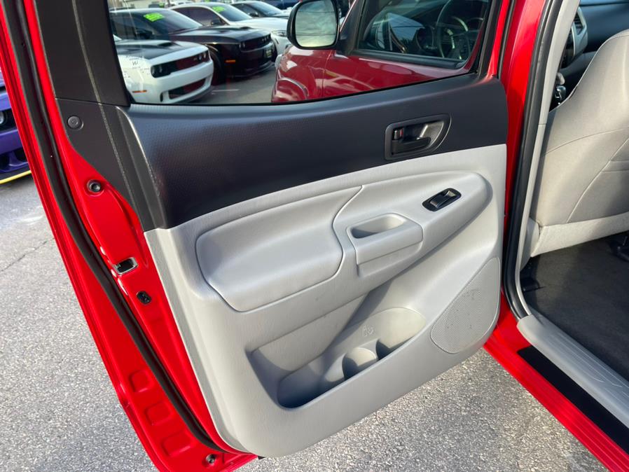 2015 Toyota Tacoma 4WD Double Cab V6 AT TRD Pro (Natl), available for sale in South Windsor, Connecticut | Mike And Tony Auto Sales, Inc. South Windsor, Connecticut 2015 Toyota Tacoma 4WD Double Cab V6 AT TRD Pro (Natl), available for sale in South Windsor, Connecticut | Mike And Tony Auto Sales, Inc. South Windsor, Connecticut