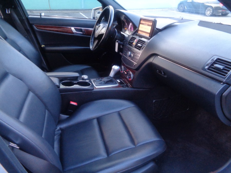 Used Mercedes-Benz C-Class 4dr Sdn C300 Luxury 4MATIC 2011 | NY Auto Traders. Valley Stream, New York Used Mercedes-Benz C-Class 4dr Sdn C300 Luxury 4MATIC 2011 | NY Auto Traders. Valley Stream, New York