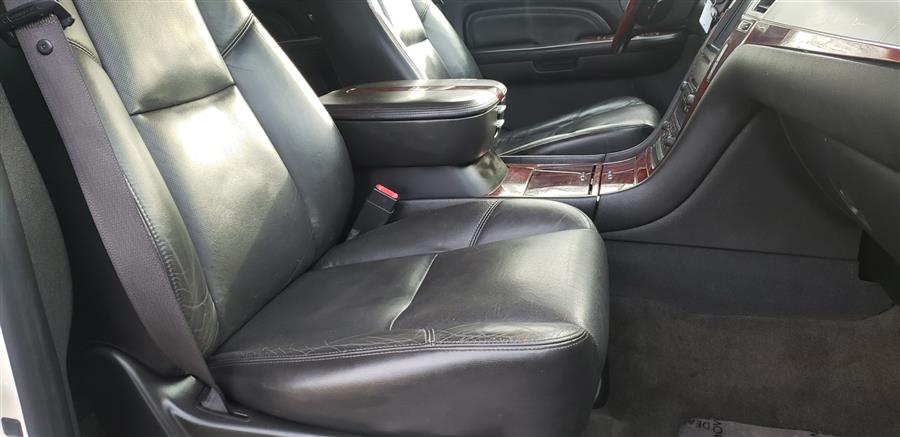2009 Cadillac Escalade AWD 4dr, available for sale in Little Ferry, New Jersey | Victoria Preowned Autos Inc. Little Ferry, New Jersey 2009 Cadillac Escalade AWD 4dr, available for sale in Little Ferry, New Jersey | Victoria Preowned Autos Inc. Little Ferry, New Jersey