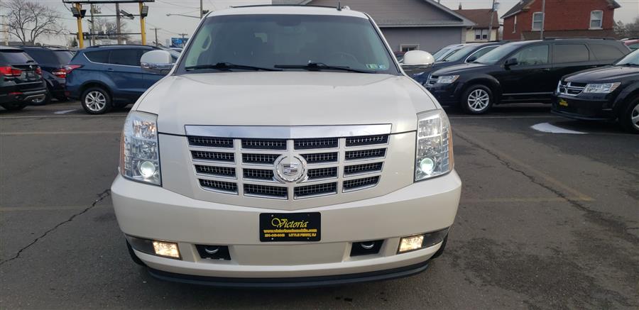 2009 Cadillac Escalade AWD 4dr, available for sale in Little Ferry, New Jersey | Victoria Preowned Autos Inc. Little Ferry, New Jersey