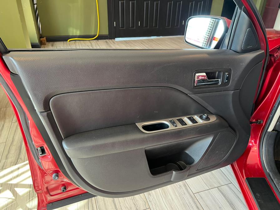 2010 Ford Fusion 4dr Sdn SEL FWD, available for sale in West Hartford, Connecticut | AutoMax. West Hartford, Connecticut 2010 Ford Fusion 4dr Sdn SEL FWD, available for sale in West Hartford, Connecticut | AutoMax. West Hartford, Connecticut
