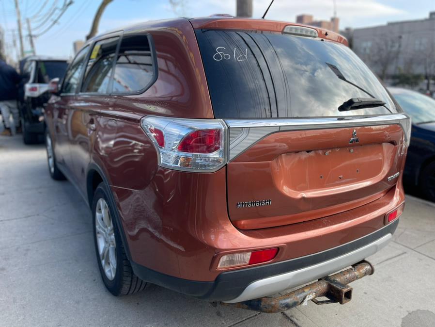 Used Mitsubishi Outlander 4WD 4dr SE 2015 | NYC Automart Inc. Brooklyn, New York Used Mitsubishi Outlander 4WD 4dr SE 2015 | NYC Automart Inc. Brooklyn, New York