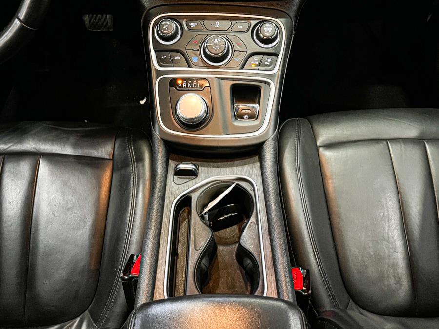 Used Chrysler 200 4dr Sdn Limited Platinum 2016 | Luxury Motor Club. Franklin Square, New York Used Chrysler 200 4dr Sdn Limited Platinum 2016 | Luxury Motor Club. Franklin Square, New York