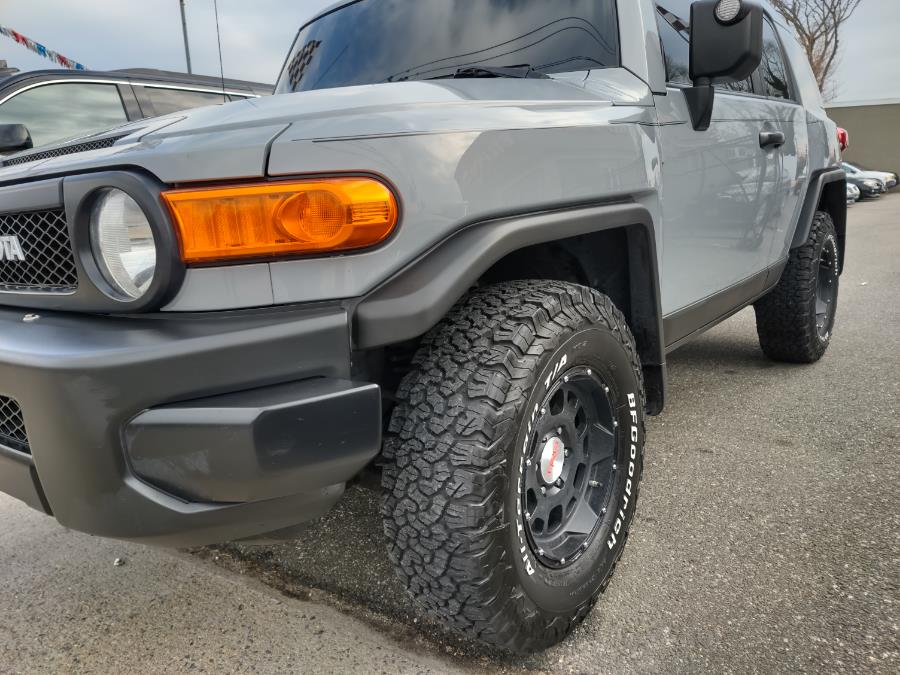 2013 Toyota FJ Cruiser 4WD 4dr Auto Trail Teams Special Edition, available for sale in Wantagh, New York | Alpine Motors Inc. Wantagh, New York 2013 Toyota FJ Cruiser 4WD 4dr Auto Trail Teams Special Edition, available for sale in Wantagh, New York | Alpine Motors Inc. Wantagh, New York