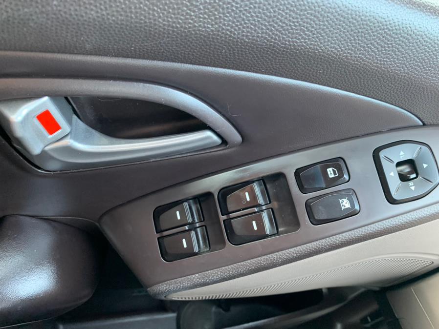 Used Hyundai Tucson AWD 4dr Auto Limited 2013 | Rt 138 Auto Center Inc . Taunton, Massachusetts Used Hyundai Tucson AWD 4dr Auto Limited 2013 | Rt 138 Auto Center Inc . Taunton, Massachusetts