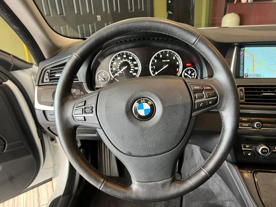 2014 BMW 5 Series 4dr Sdn 528i xDrive AWD, available for sale in West Hartford, Connecticut | AutoMax. West Hartford, Connecticut 2014 BMW 5 Series 4dr Sdn 528i xDrive AWD, available for sale in West Hartford, Connecticut | AutoMax. West Hartford, Connecticut