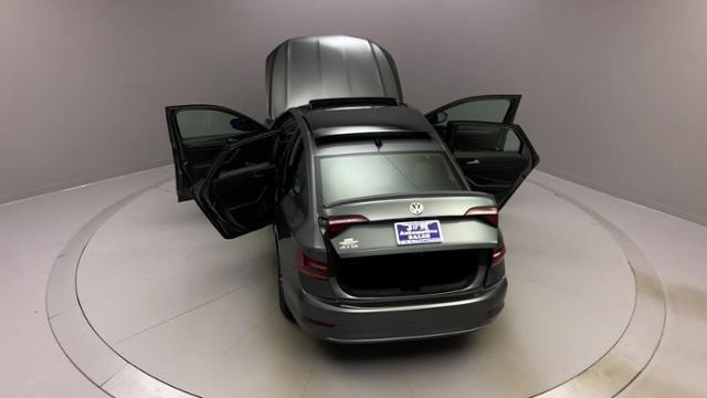 2019 Volkswagen Jetta SEL Auto w/SULEV, available for sale in Naugatuck, Connecticut | J&M Automotive Sls&Svc LLC. Naugatuck, Connecticut 2019 Volkswagen Jetta SEL Auto w/SULEV, available for sale in Naugatuck, Connecticut | J&M Automotive Sls&Svc LLC. Naugatuck, Connecticut