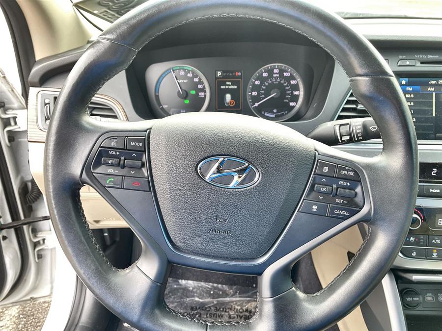 2016 Hyundai Sonata Hybrid 4dr Sdn Limited, available for sale in Stratford, Connecticut | Wiz Leasing Inc. Stratford, Connecticut 2016 Hyundai Sonata Hybrid 4dr Sdn Limited, available for sale in Stratford, Connecticut | Wiz Leasing Inc. Stratford, Connecticut