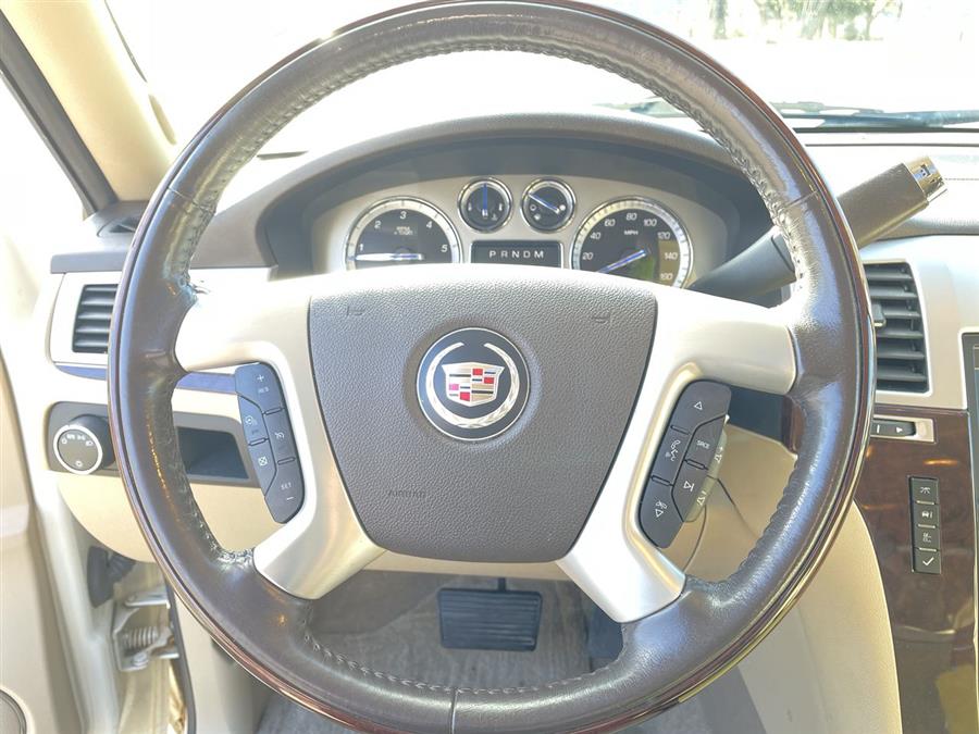 2010 Cadillac Escalade AWD 4dr Premium, available for sale in Stratford, Connecticut | Wiz Leasing Inc. Stratford, Connecticut 2010 Cadillac Escalade AWD 4dr Premium, available for sale in Stratford, Connecticut | Wiz Leasing Inc. Stratford, Connecticut