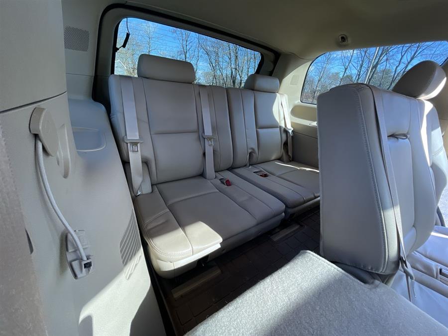 2010 Cadillac Escalade AWD 4dr Premium, available for sale in Stratford, Connecticut | Wiz Leasing Inc. Stratford, Connecticut 2010 Cadillac Escalade AWD 4dr Premium, available for sale in Stratford, Connecticut | Wiz Leasing Inc. Stratford, Connecticut