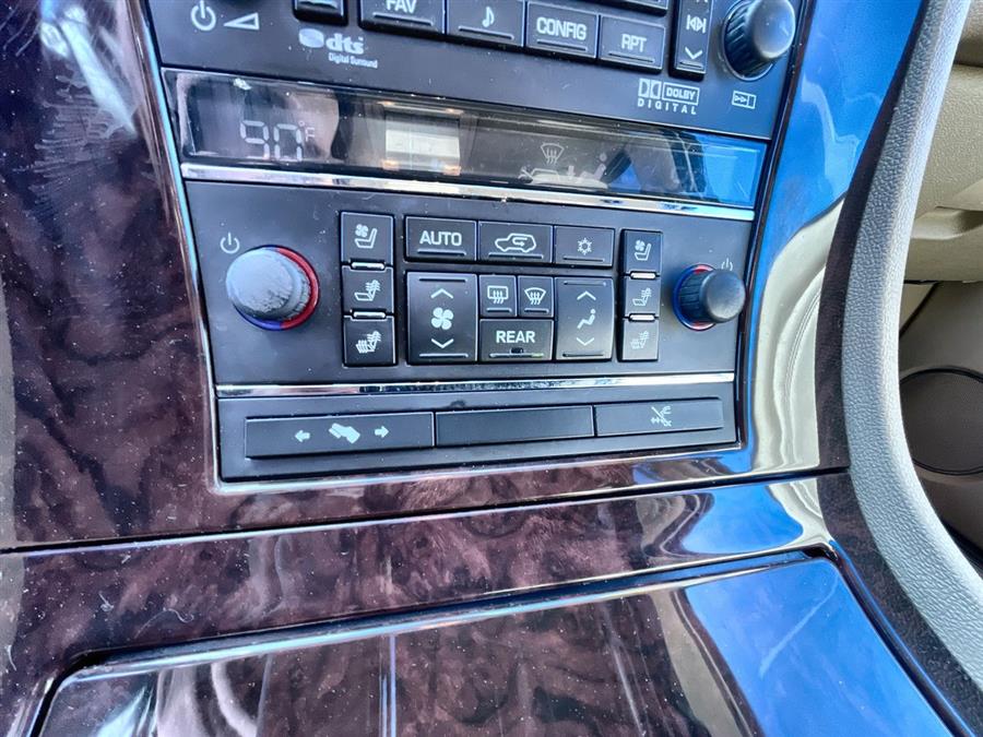 2010 Cadillac Escalade AWD 4dr Premium, available for sale in Stratford, Connecticut | Wiz Leasing Inc. Stratford, Connecticut 2010 Cadillac Escalade AWD 4dr Premium, available for sale in Stratford, Connecticut | Wiz Leasing Inc. Stratford, Connecticut