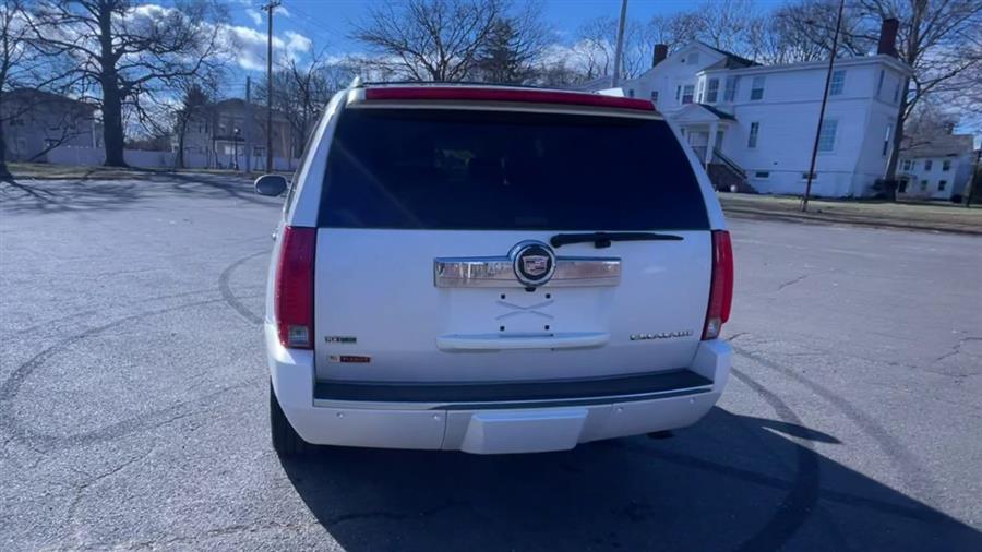 2010 Cadillac Escalade AWD 4dr Premium, available for sale in Stratford, Connecticut | Wiz Leasing Inc. Stratford, Connecticut 2010 Cadillac Escalade AWD 4dr Premium, available for sale in Stratford, Connecticut | Wiz Leasing Inc. Stratford, Connecticut