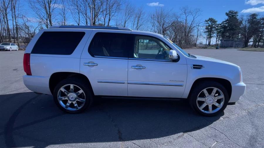 2010 Cadillac Escalade AWD 4dr Premium, available for sale in Stratford, Connecticut | Wiz Leasing Inc. Stratford, Connecticut 2010 Cadillac Escalade AWD 4dr Premium, available for sale in Stratford, Connecticut | Wiz Leasing Inc. Stratford, Connecticut