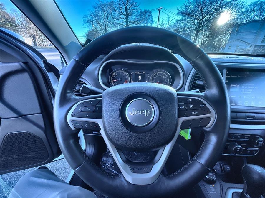 2015 Jeep Cherokee 4WD 4dr Latitude, available for sale in Stratford, Connecticut | Wiz Leasing Inc. Stratford, Connecticut 2015 Jeep Cherokee 4WD 4dr Latitude, available for sale in Stratford, Connecticut | Wiz Leasing Inc. Stratford, Connecticut
