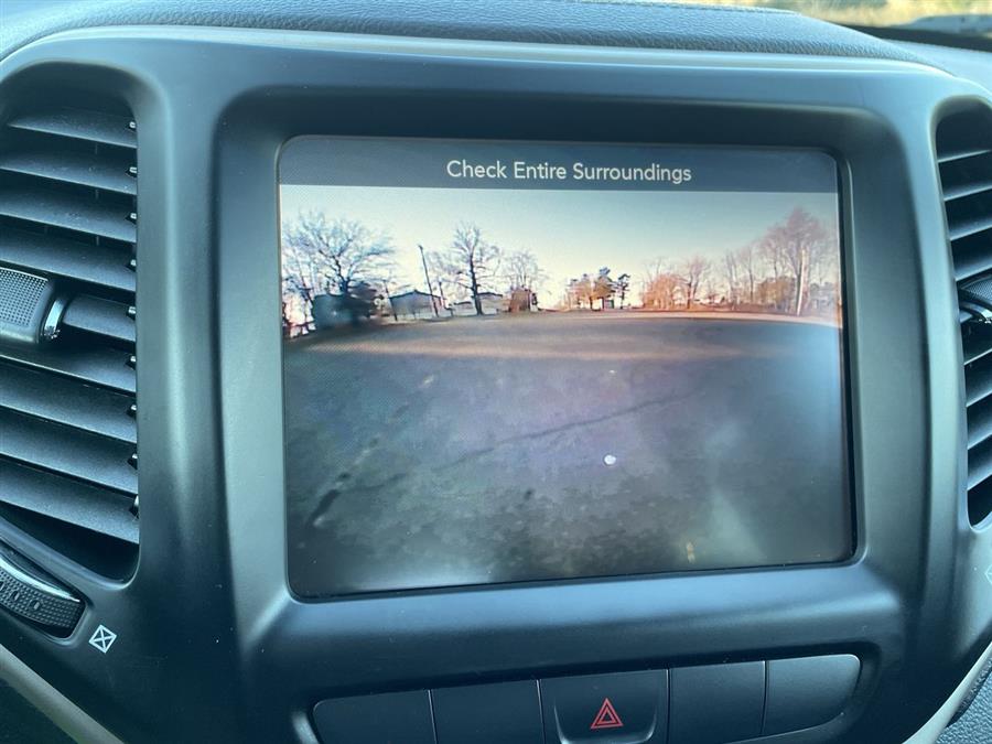 2015 Jeep Cherokee 4WD 4dr Latitude, available for sale in Stratford, Connecticut | Wiz Leasing Inc. Stratford, Connecticut 2015 Jeep Cherokee 4WD 4dr Latitude, available for sale in Stratford, Connecticut | Wiz Leasing Inc. Stratford, Connecticut
