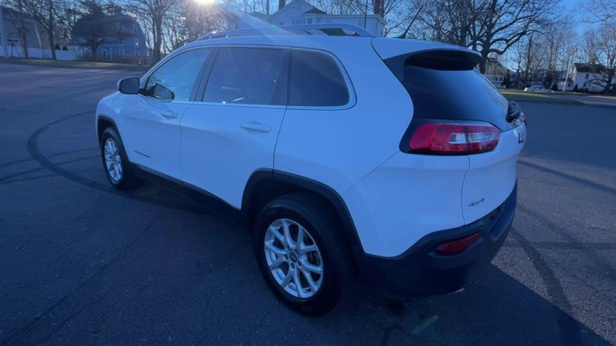 2015 Jeep Cherokee 4WD 4dr Latitude, available for sale in Stratford, Connecticut | Wiz Leasing Inc. Stratford, Connecticut 2015 Jeep Cherokee 4WD 4dr Latitude, available for sale in Stratford, Connecticut | Wiz Leasing Inc. Stratford, Connecticut