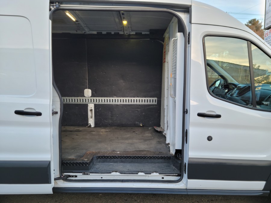 Used Ford Transit Van T-350 148" Med Rf 9500 GVWR Sliding RH Dr 2017 | Toro Auto. East Windsor, Connecticut Used Ford Transit Van T-350 148" Med Rf 9500 GVWR Sliding RH Dr 2017 | Toro Auto. East Windsor, Connecticut