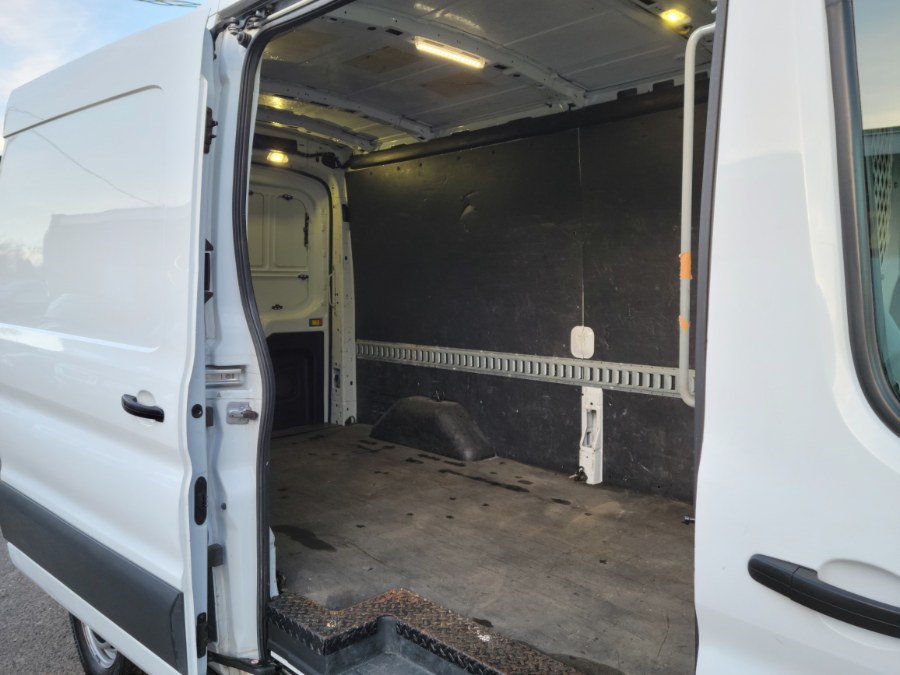 Used Ford Transit Van T-350 148" Med Rf 9500 GVWR Sliding RH Dr 2017 | Toro Auto. East Windsor, Connecticut Used Ford Transit Van T-350 148" Med Rf 9500 GVWR Sliding RH Dr 2017 | Toro Auto. East Windsor, Connecticut