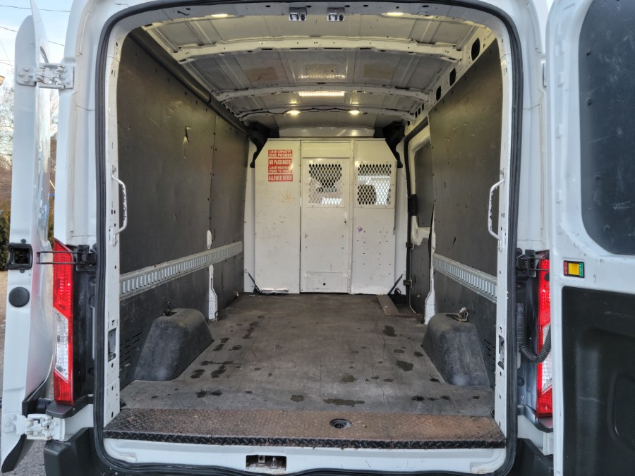 Used Ford Transit Van T-350 148" Med Rf 9500 GVWR Sliding RH Dr 2017 | Toro Auto. East Windsor, Connecticut Used Ford Transit Van T-350 148" Med Rf 9500 GVWR Sliding RH Dr 2017 | Toro Auto. East Windsor, Connecticut