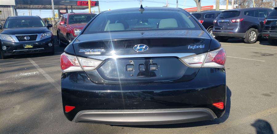 Used Hyundai Sonata 4dr Sdn 2.4L Auto Hybrid 2011 | Victoria Preowned Autos Inc. Little Ferry, New Jersey Used Hyundai Sonata 4dr Sdn 2.4L Auto Hybrid 2011 | Victoria Preowned Autos Inc. Little Ferry, New Jersey