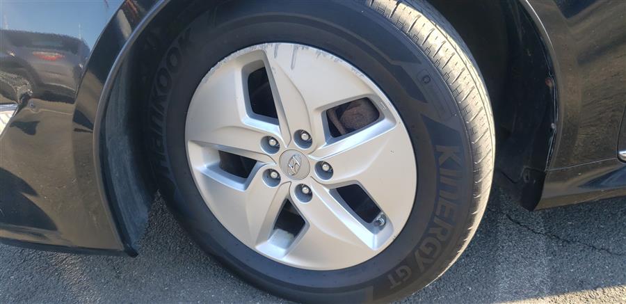 Used Hyundai Sonata 4dr Sdn 2.4L Auto Hybrid 2011 | Victoria Preowned Autos Inc. Little Ferry, New Jersey Used Hyundai Sonata 4dr Sdn 2.4L Auto Hybrid 2011 | Victoria Preowned Autos Inc. Little Ferry, New Jersey