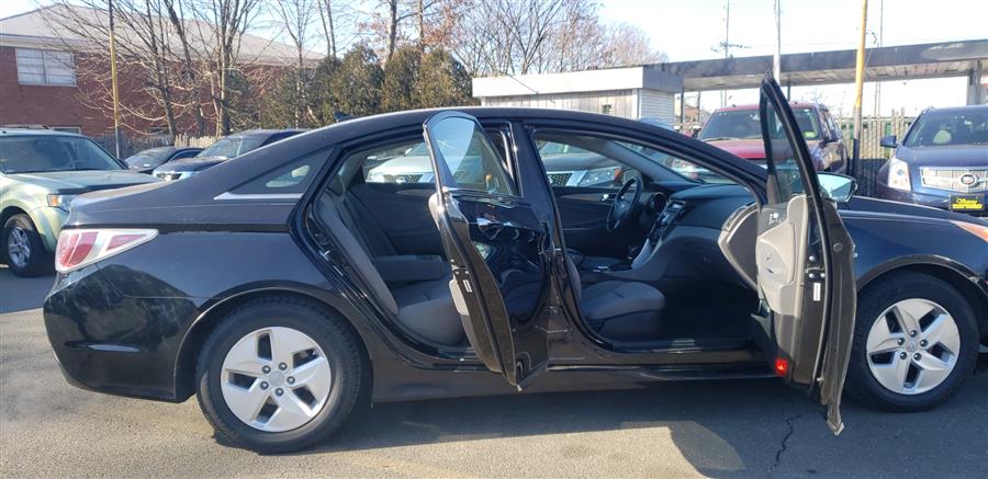 Used Hyundai Sonata 4dr Sdn 2.4L Auto Hybrid 2011 | Victoria Preowned Autos Inc. Little Ferry, New Jersey Used Hyundai Sonata 4dr Sdn 2.4L Auto Hybrid 2011 | Victoria Preowned Autos Inc. Little Ferry, New Jersey