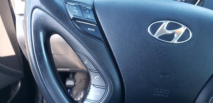 Used Hyundai Sonata 4dr Sdn 2.4L Auto Hybrid 2011 | Victoria Preowned Autos Inc. Little Ferry, New Jersey Used Hyundai Sonata 4dr Sdn 2.4L Auto Hybrid 2011 | Victoria Preowned Autos Inc. Little Ferry, New Jersey