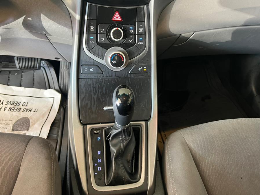 2014 Hyundai Elantra 4dr Sdn Man SE (Ulsan Plant), available for sale in West Hartford, Connecticut | AutoMax. West Hartford, Connecticut 2014 Hyundai Elantra 4dr Sdn Man SE (Ulsan Plant), available for sale in West Hartford, Connecticut | AutoMax. West Hartford, Connecticut
