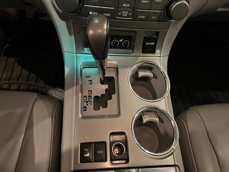 2010 Toyota Highlander 4WD 4dr V6 SE (Natl), available for sale in West Hartford, Connecticut | AutoMax. West Hartford, Connecticut 2010 Toyota Highlander 4WD 4dr V6 SE (Natl), available for sale in West Hartford, Connecticut | AutoMax. West Hartford, Connecticut