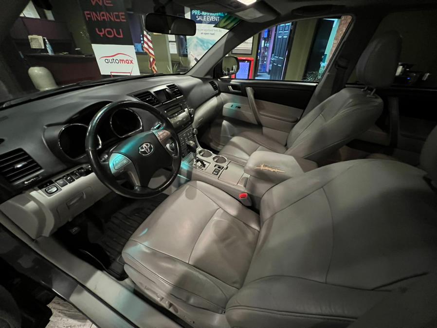 2010 Toyota Highlander 4WD 4dr V6 SE (Natl), available for sale in West Hartford, Connecticut | AutoMax. West Hartford, Connecticut 2010 Toyota Highlander 4WD 4dr V6 SE (Natl), available for sale in West Hartford, Connecticut | AutoMax. West Hartford, Connecticut