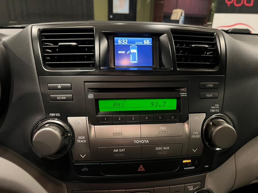 2010 Toyota Highlander 4WD 4dr V6 SE (Natl), available for sale in West Hartford, Connecticut | AutoMax. West Hartford, Connecticut 2010 Toyota Highlander 4WD 4dr V6 SE (Natl), available for sale in West Hartford, Connecticut | AutoMax. West Hartford, Connecticut