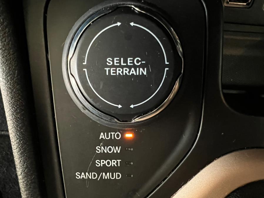 2015 Jeep Cherokee 4WD 4dr Latitude, available for sale in West Hartford, Connecticut | AutoMax. West Hartford, Connecticut 2015 Jeep Cherokee 4WD 4dr Latitude, available for sale in West Hartford, Connecticut | AutoMax. West Hartford, Connecticut