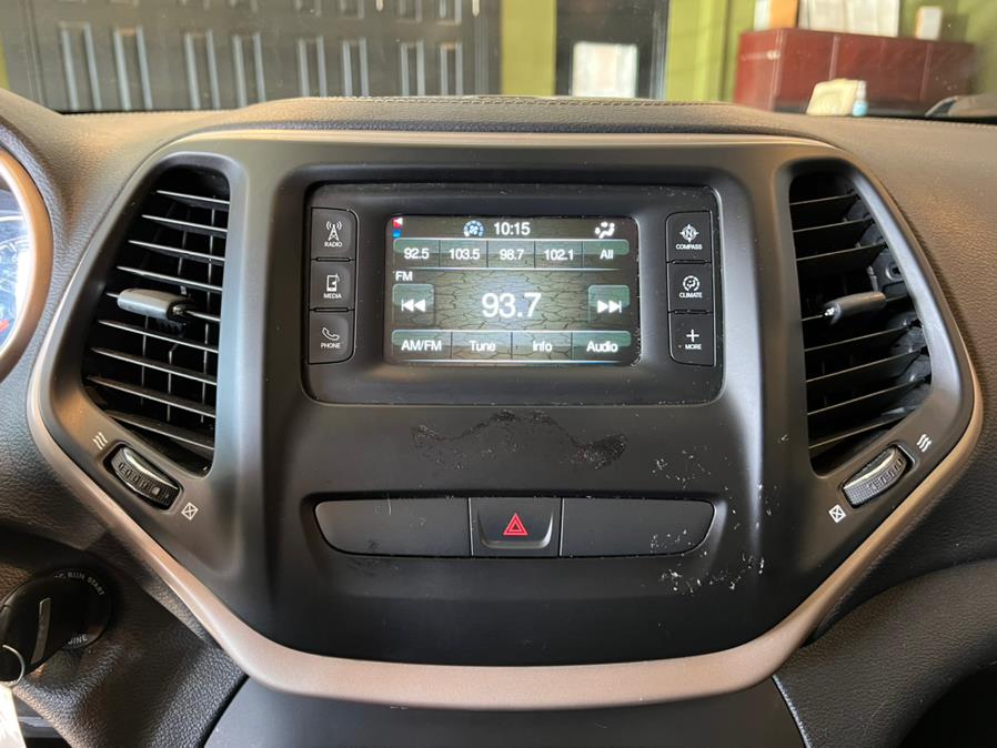 2015 Jeep Cherokee 4WD 4dr Latitude, available for sale in West Hartford, Connecticut | AutoMax. West Hartford, Connecticut 2015 Jeep Cherokee 4WD 4dr Latitude, available for sale in West Hartford, Connecticut | AutoMax. West Hartford, Connecticut