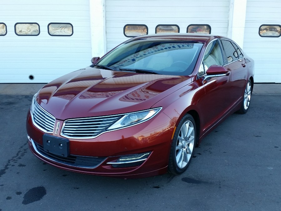 2014 Lincoln MKZ 4dr Sdn FWD, available for sale in Berlin, Connecticut | Action Automotive. Berlin, Connecticut