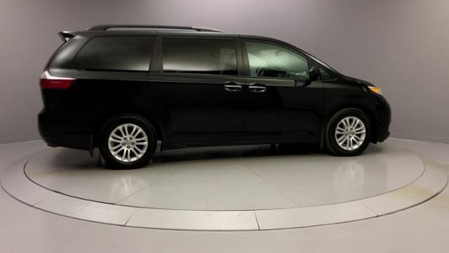 2017 Toyota Sienna XLE Premium FWD 8-Passenger, available for sale in Naugatuck, Connecticut | J&M Automotive Sls&Svc LLC. Naugatuck, Connecticut 2017 Toyota Sienna XLE Premium FWD 8-Passenger, available for sale in Naugatuck, Connecticut | J&M Automotive Sls&Svc LLC. Naugatuck, Connecticut