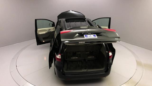 2017 Toyota Sienna XLE Premium FWD 8-Passenger, available for sale in Naugatuck, Connecticut | J&M Automotive Sls&Svc LLC. Naugatuck, Connecticut 2017 Toyota Sienna XLE Premium FWD 8-Passenger, available for sale in Naugatuck, Connecticut | J&M Automotive Sls&Svc LLC. Naugatuck, Connecticut