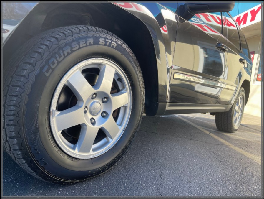 2010 Jeep Grand Cherokee 4WD 4dr Laredo, available for sale in Huntington Station, New York | My Auto Inc.. Huntington Station, New York 2010 Jeep Grand Cherokee 4WD 4dr Laredo, available for sale in Huntington Station, New York | My Auto Inc.. Huntington Station, New York