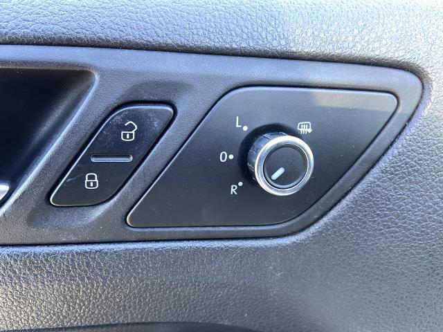 2013 Volkswagen Jetta Sedan 2.5L SE, available for sale in Patchogue, New York | Baron Supercenter. Patchogue, New York 2013 Volkswagen Jetta Sedan 2.5L SE, available for sale in Patchogue, New York | Baron Supercenter. Patchogue, New York
